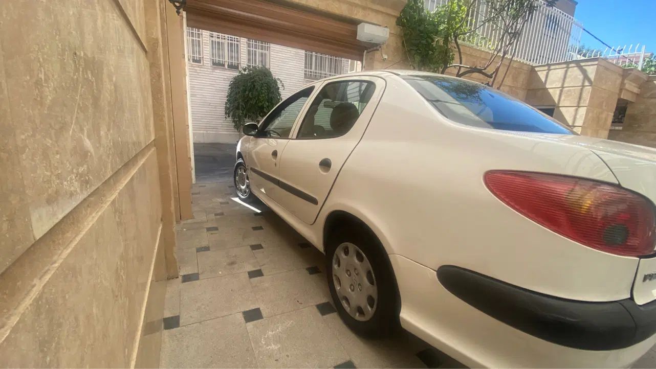پژو ۲۰۶ صندوق دار v8 - 1393