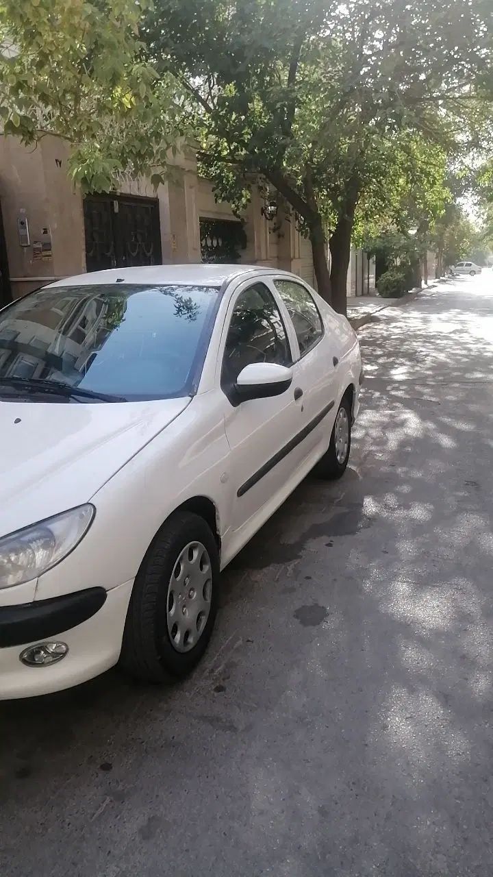 پژو ۲۰۶ صندوق دار v8 - 1395