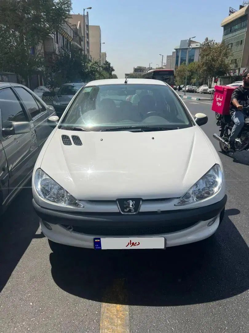 پژو ۲۰۶ صندوق دار v8 - 1393
