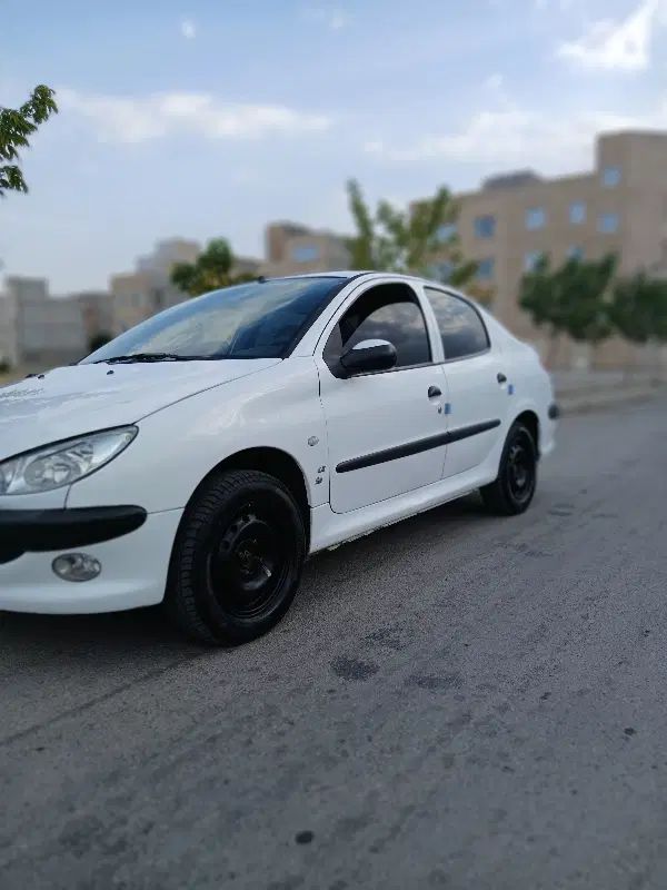 پژو ۲۰۶ صندوق دار v8 - 1393