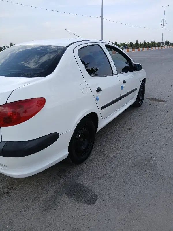 پژو ۲۰۶ صندوق دار v8 - 1393