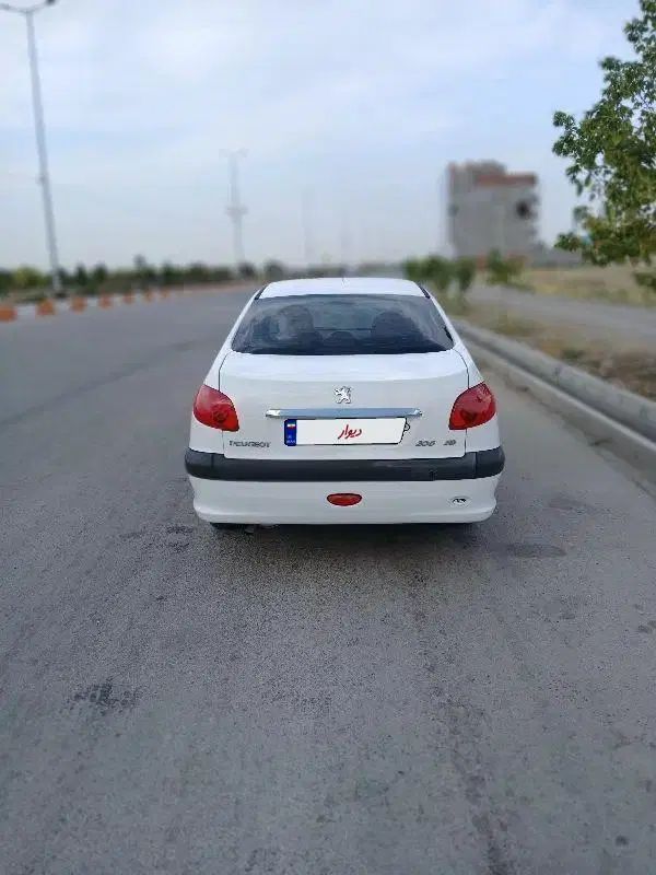پژو ۲۰۶ صندوق دار v8 - 1393