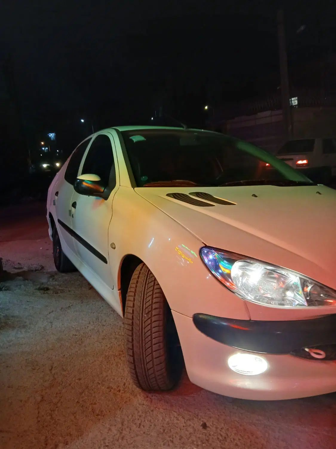 پژو ۲۰۶ صندوق دار v8 - 1393