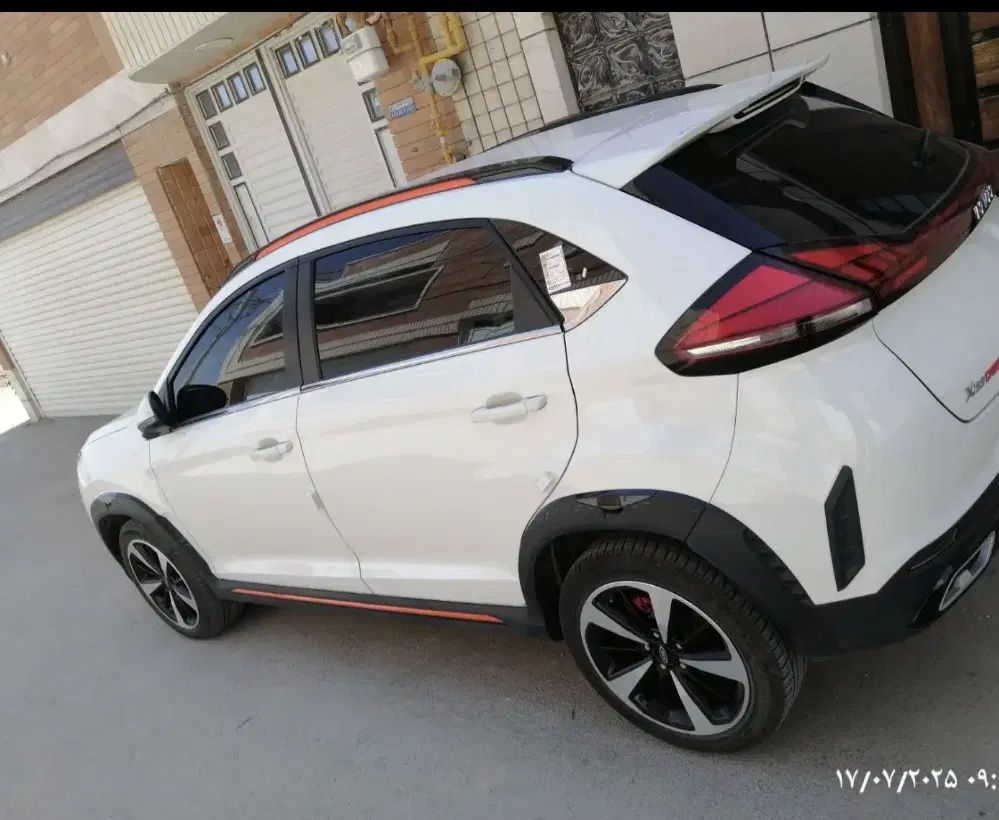 ام وی ام X33 کراس دنده‌ای - 1402