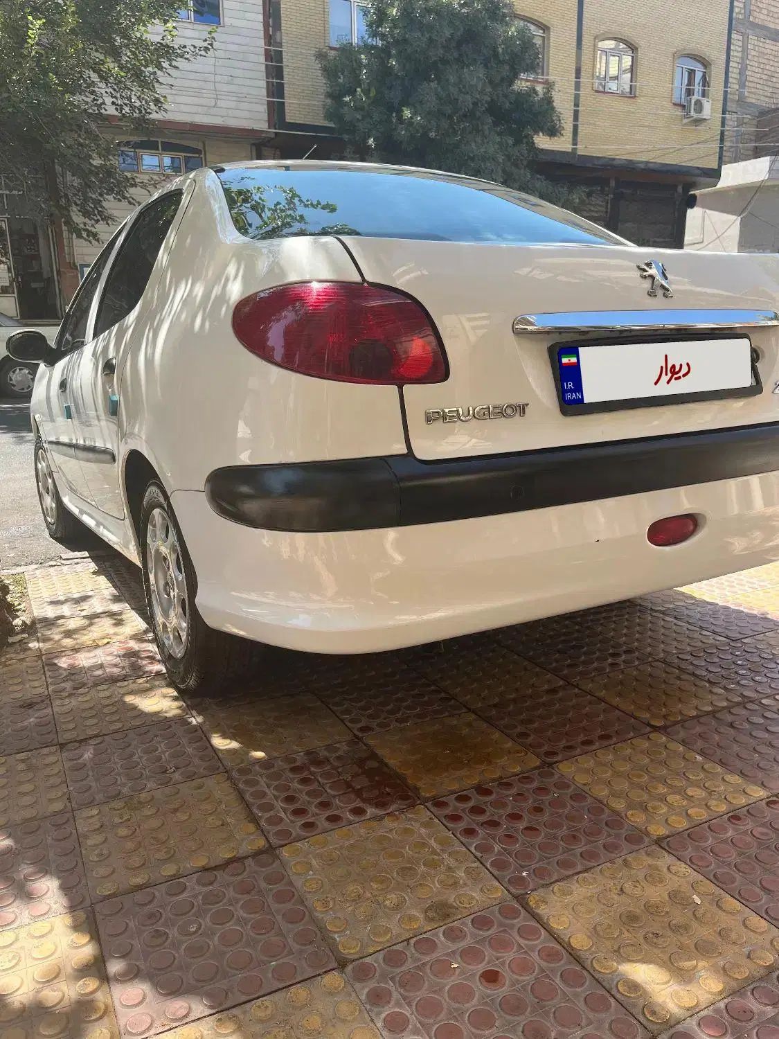 پژو ۲۰۶ صندوق دار v8 - 1394
