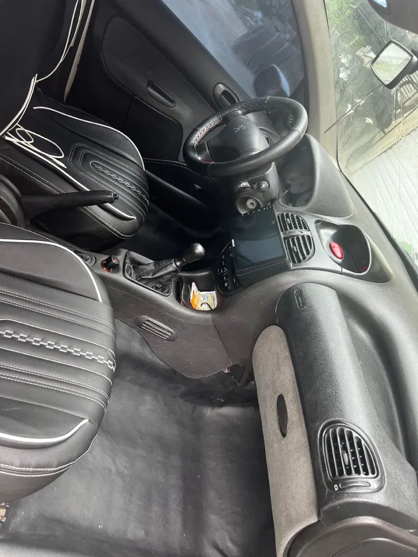 پژو ۲۰۶ صندوق دار v8 - 1394