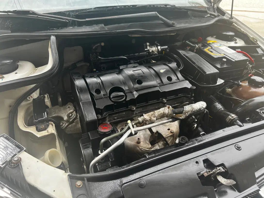 پژو ۲۰۶ صندوق دار v8 - 1394