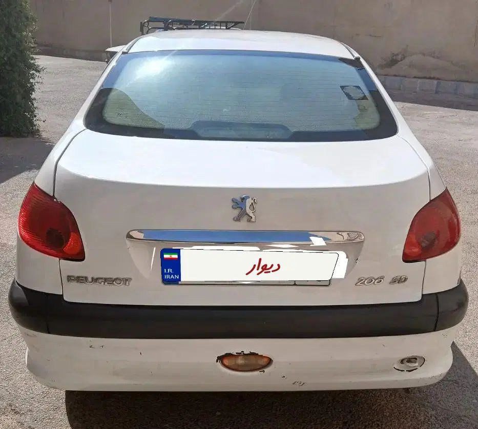 پژو ۲۰۶ صندوق دار v8 - 1390