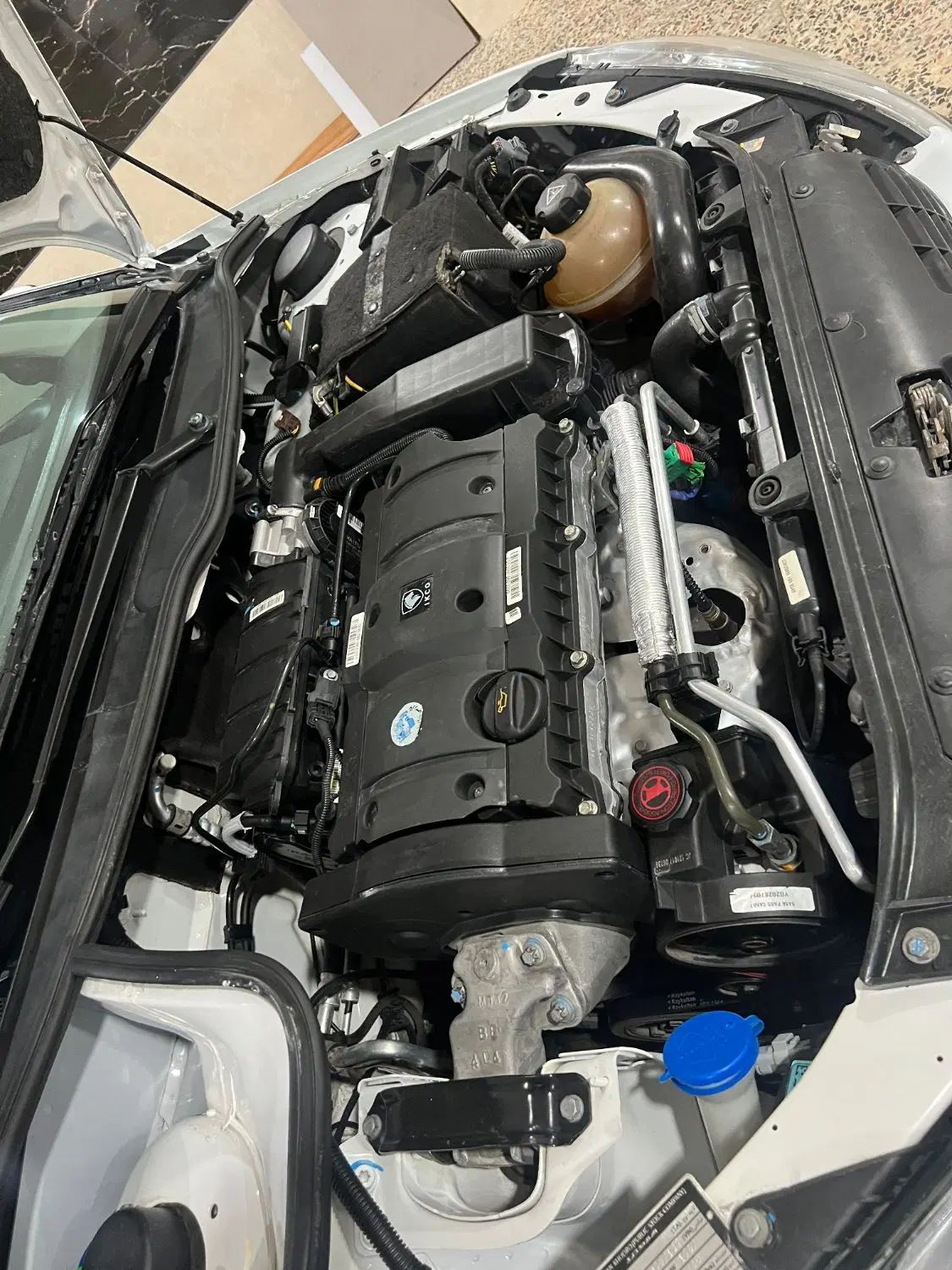 پژو ۲۰۶ صندوق دار v8 - 1397