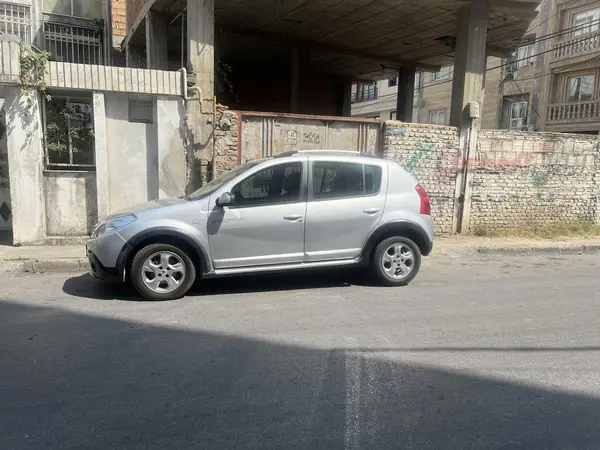 رنو ساندرو اتوماتیک - 1395