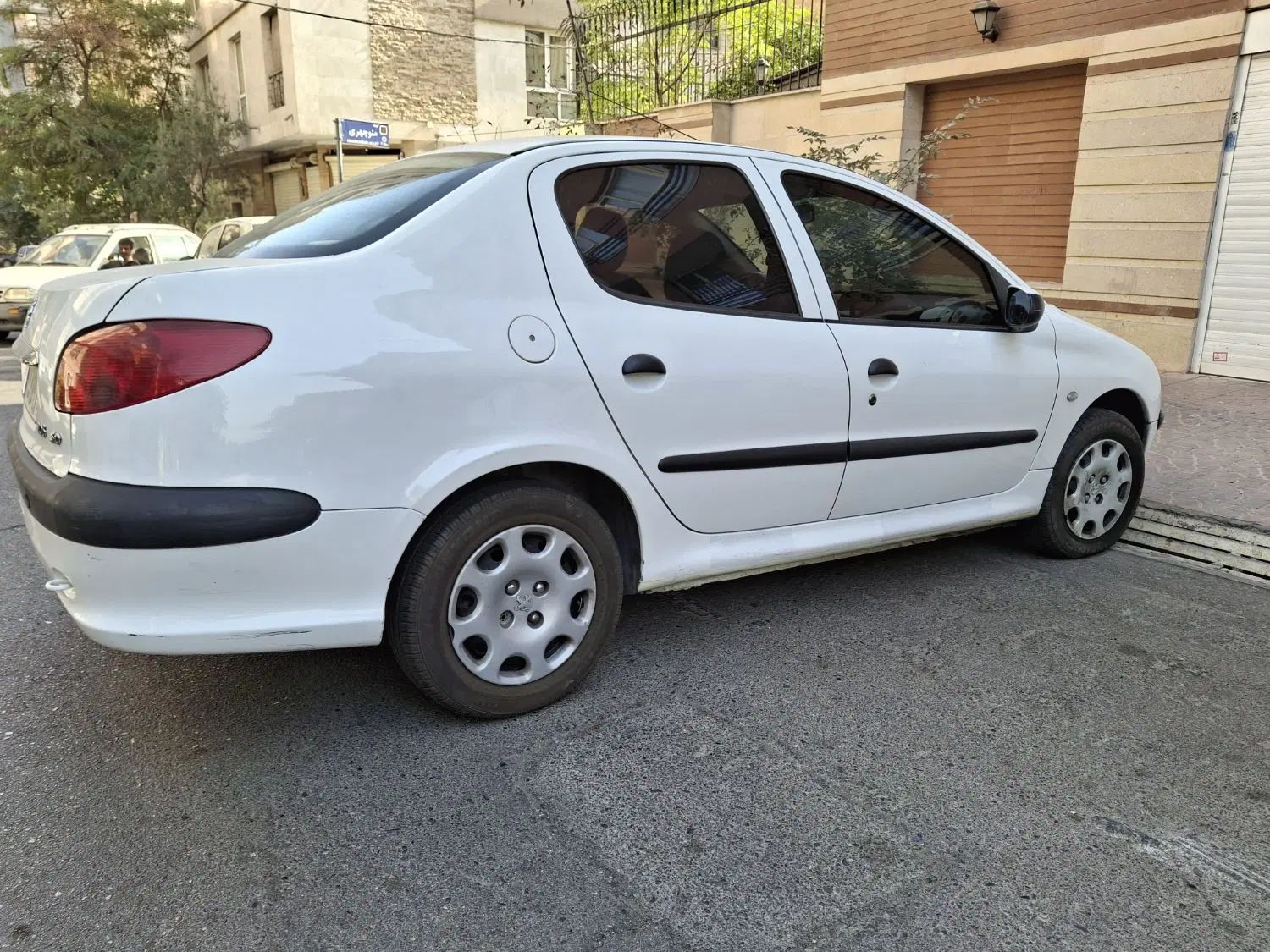پژو ۲۰۶ صندوق دار v8 - 1395