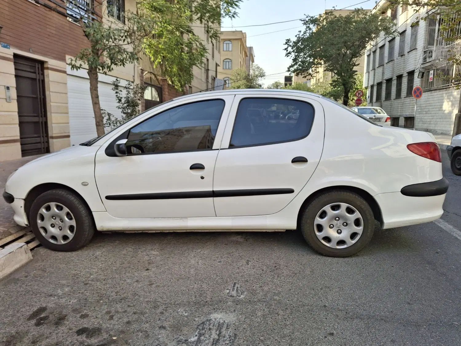 پژو ۲۰۶ صندوق دار v8 - 1395