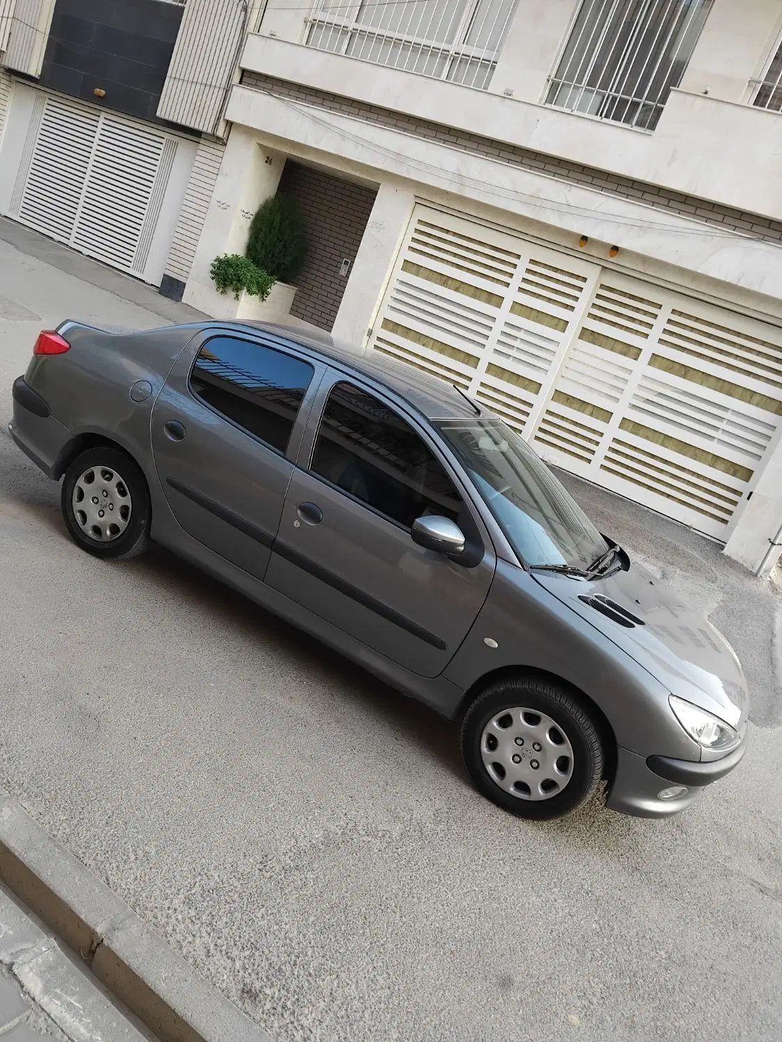 پژو ۲۰۶ صندوق دار v8 - 1393