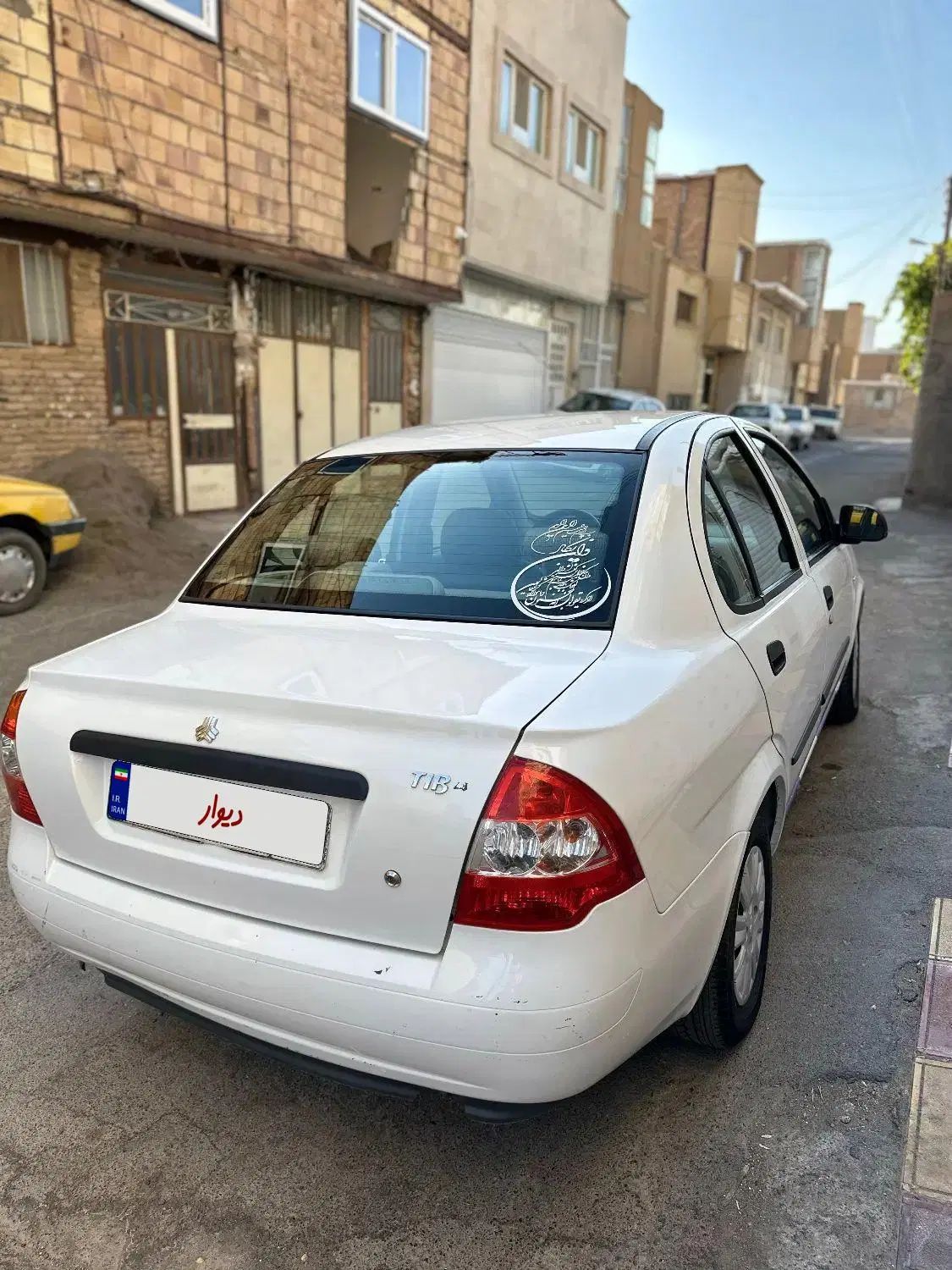 تیبا صندوق دار SX - 1400