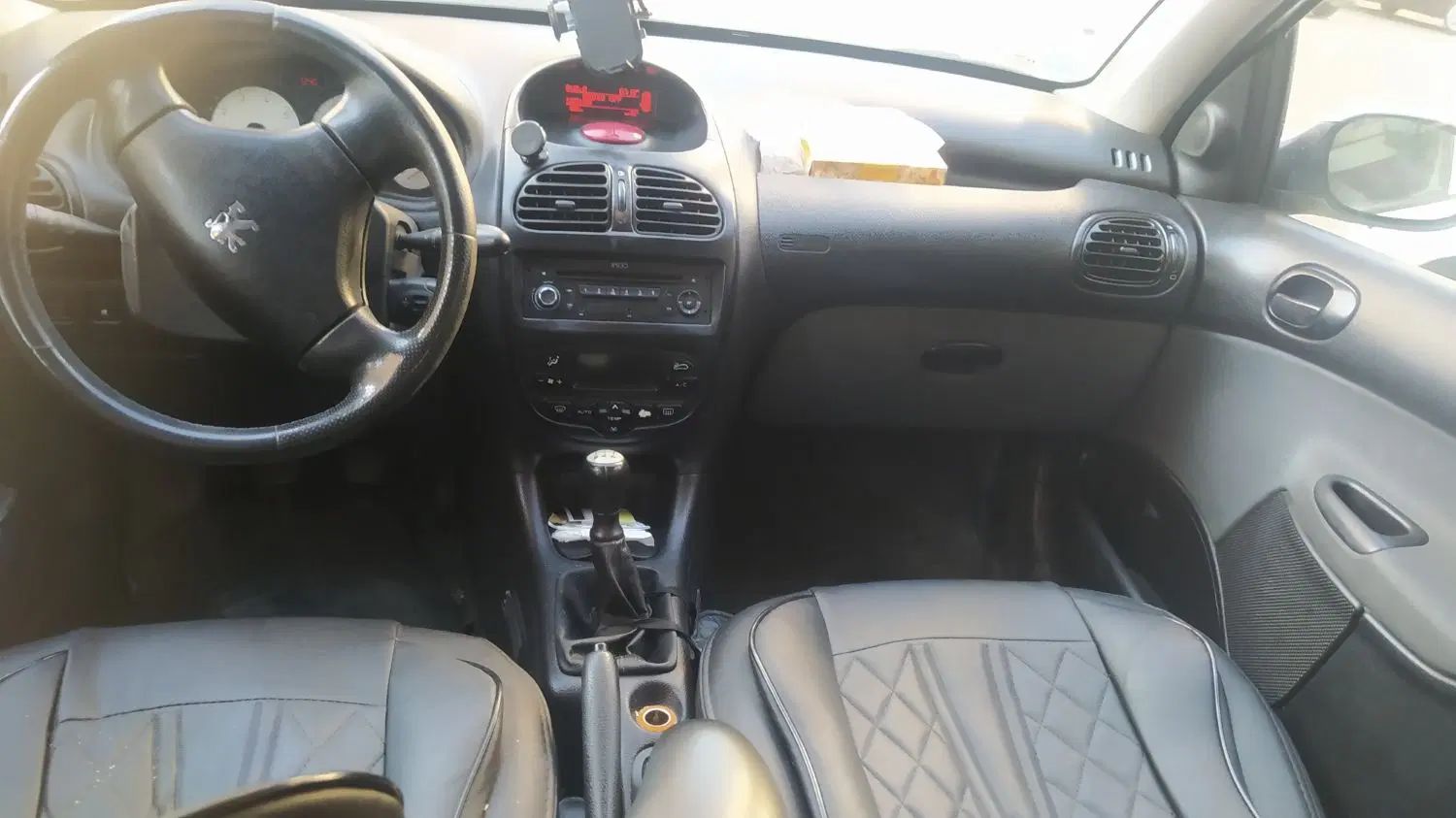 پژو ۲۰۶ صندوق دار v8 - 1394
