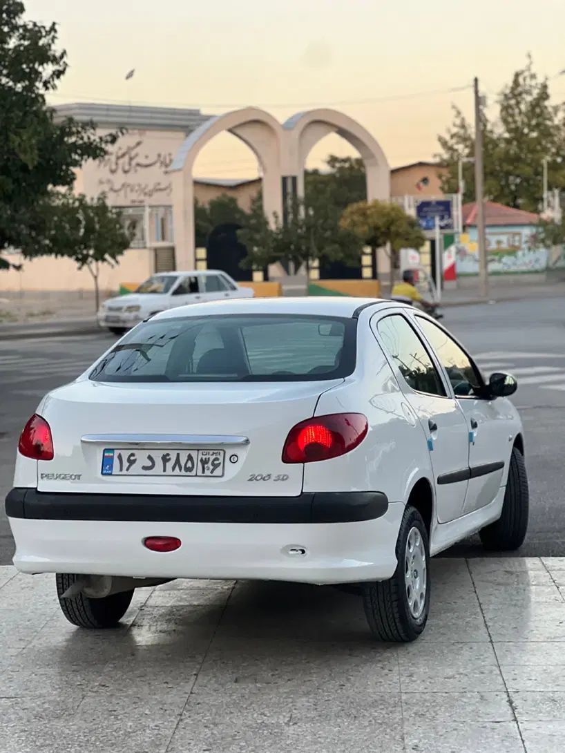 پژو ۲۰۶ صندوق دار v8 - 1394