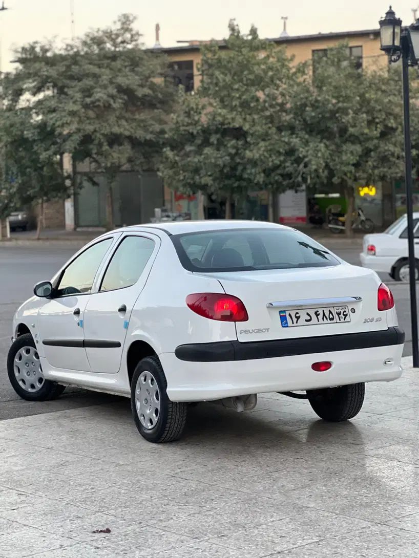 پژو ۲۰۶ صندوق دار v8 - 1394
