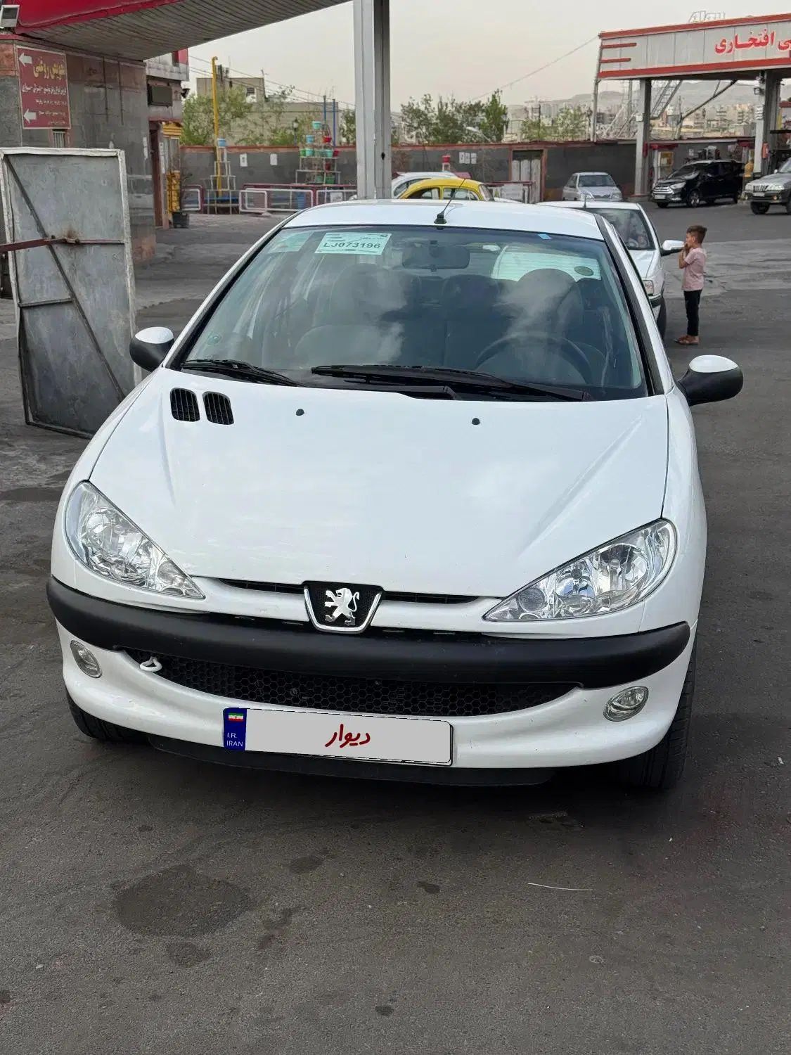 پژو ۲۰۶ صندوق دار v8 - 1399