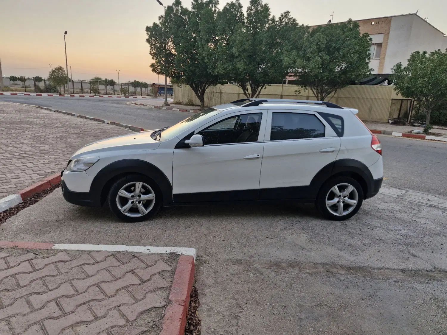دانگ فنگ H30 کراس اتوماتیک - 1396