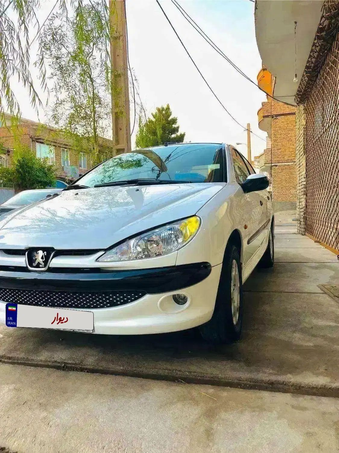 پژو ۲۰۶ صندوق دار v8 - 1396