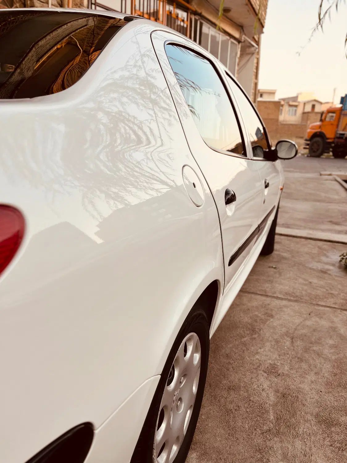 پژو ۲۰۶ صندوق دار v8 - 1396