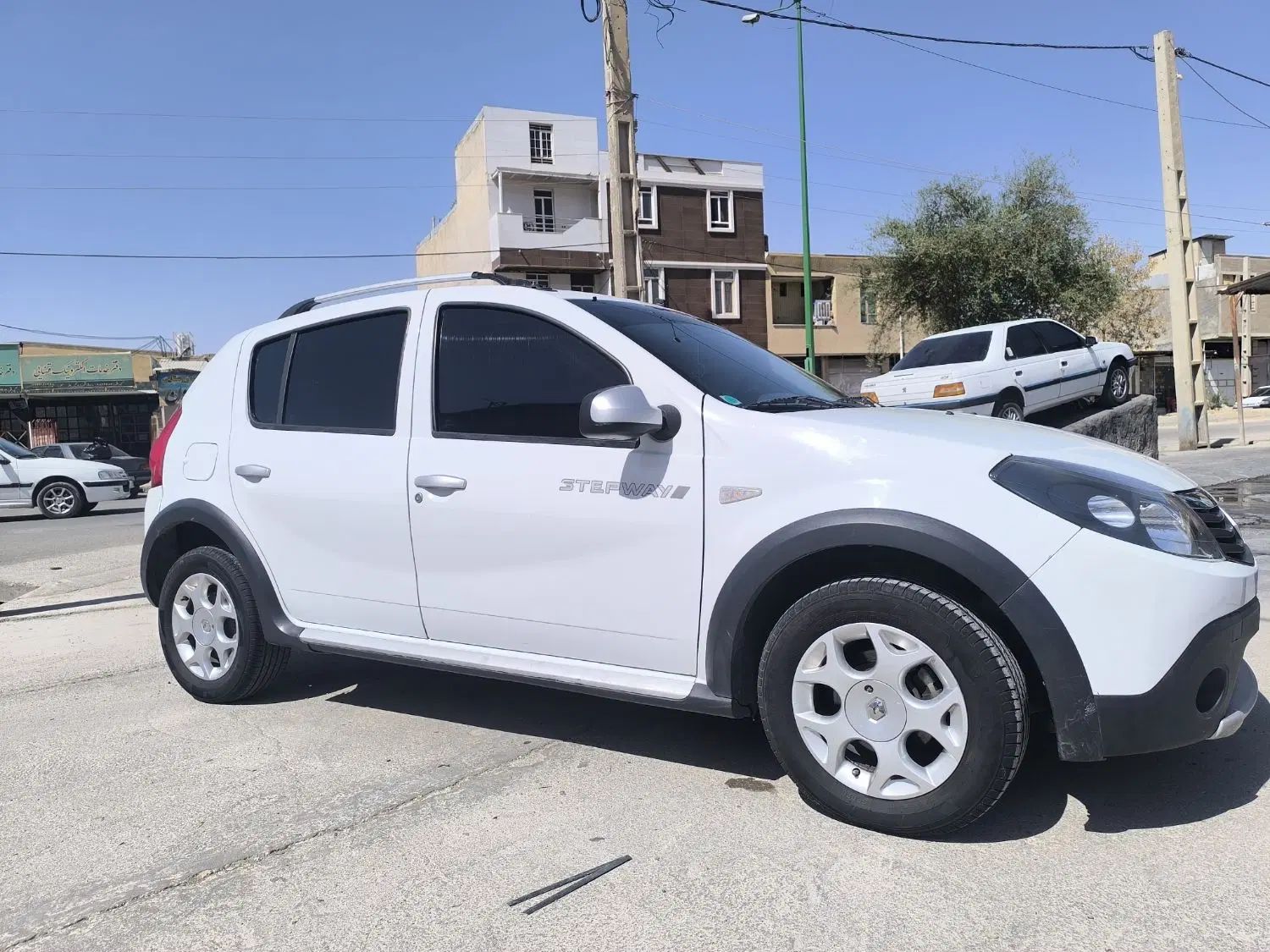 رنو ساندرو استپ وی اتوماتیک - 1395