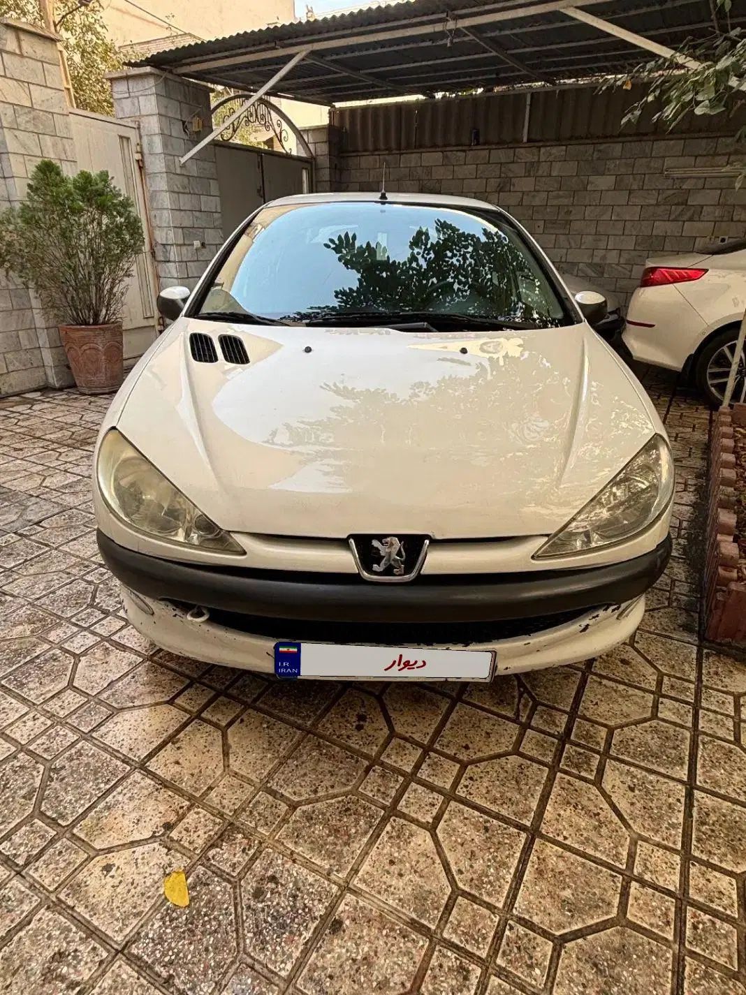 پژو ۲۰۶ صندوق دار v8 - 1393