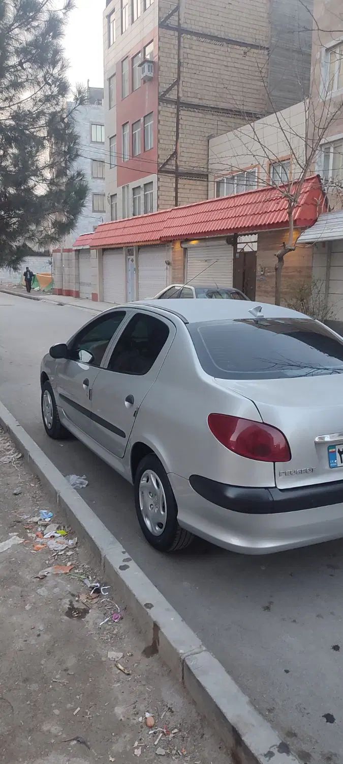 پژو ۲۰۶ صندوق دار v20 - 1389