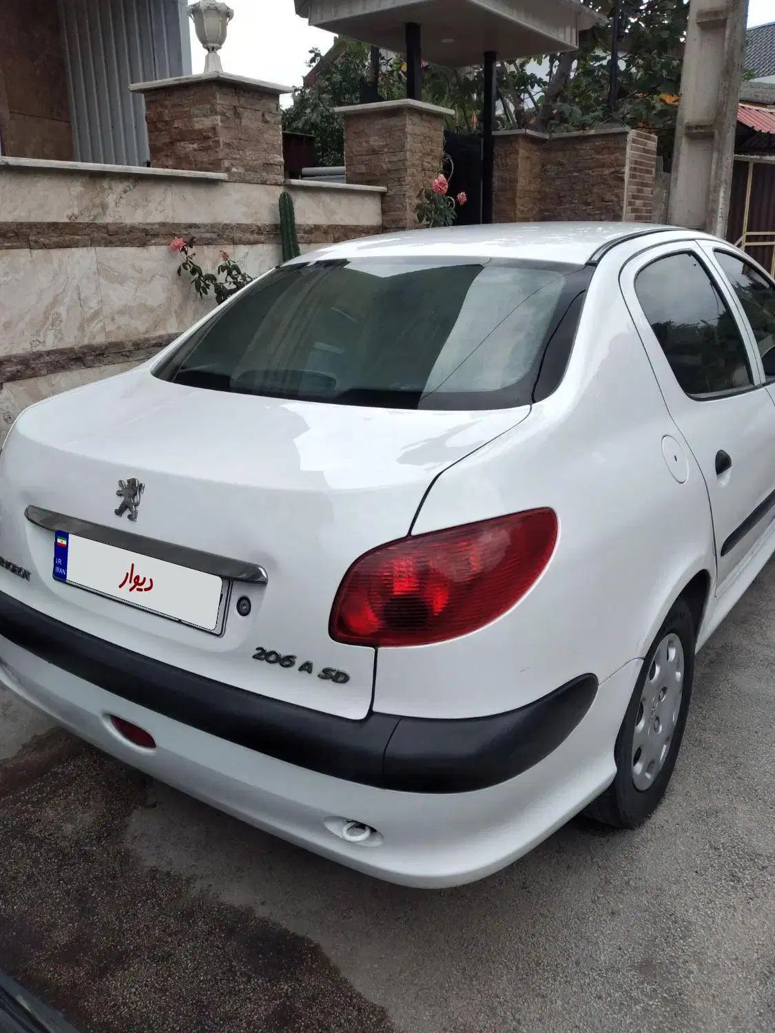پژو ۲۰۶ صندوق دار v8 - 1389