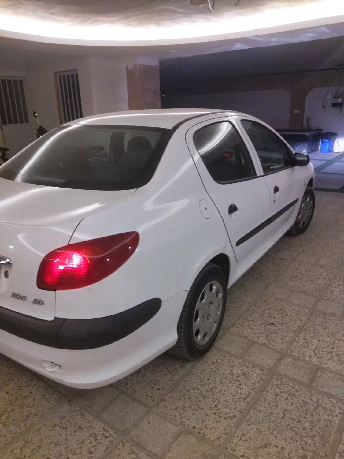 پژو ۲۰۶ صندوق دار v8 - 1399