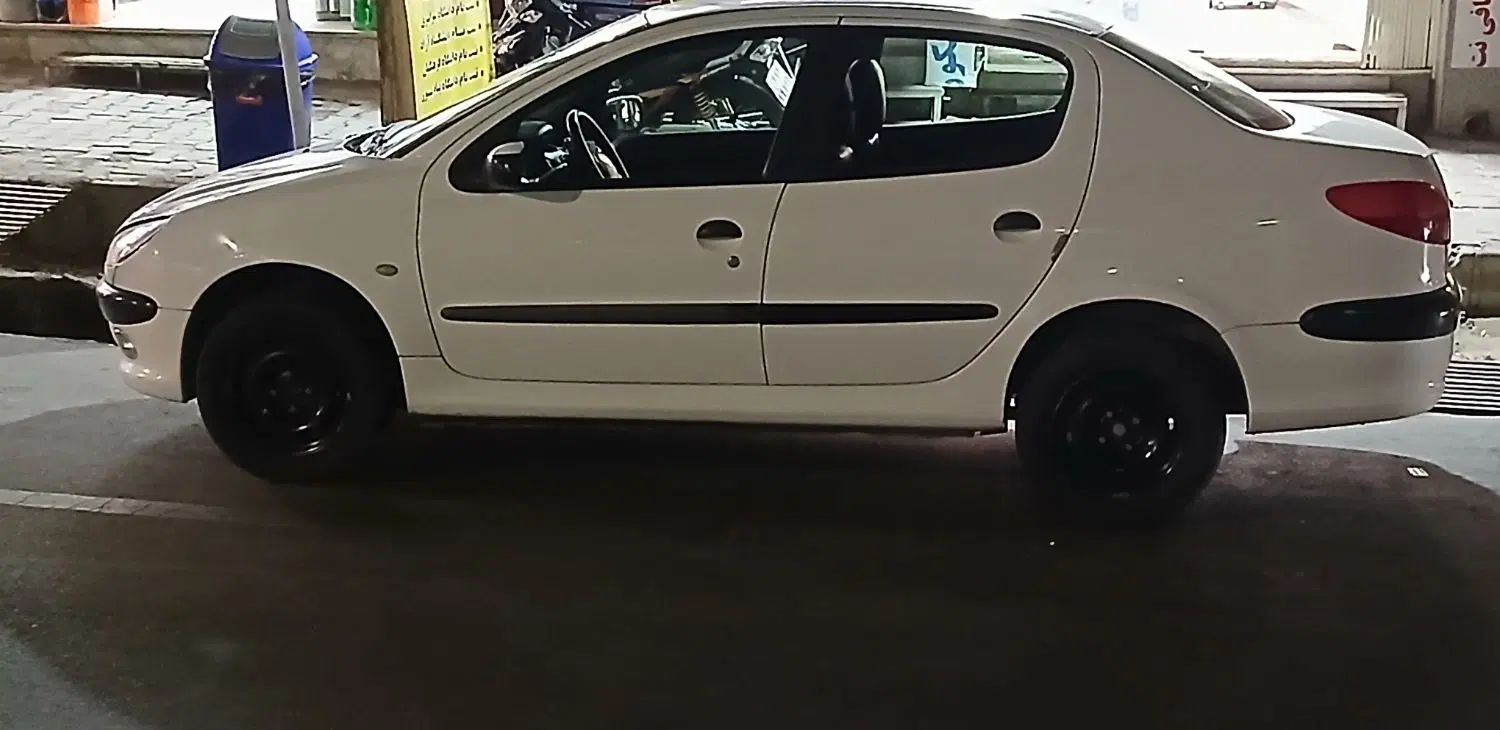 پژو ۲۰۶ صندوق دار v8 - 1390