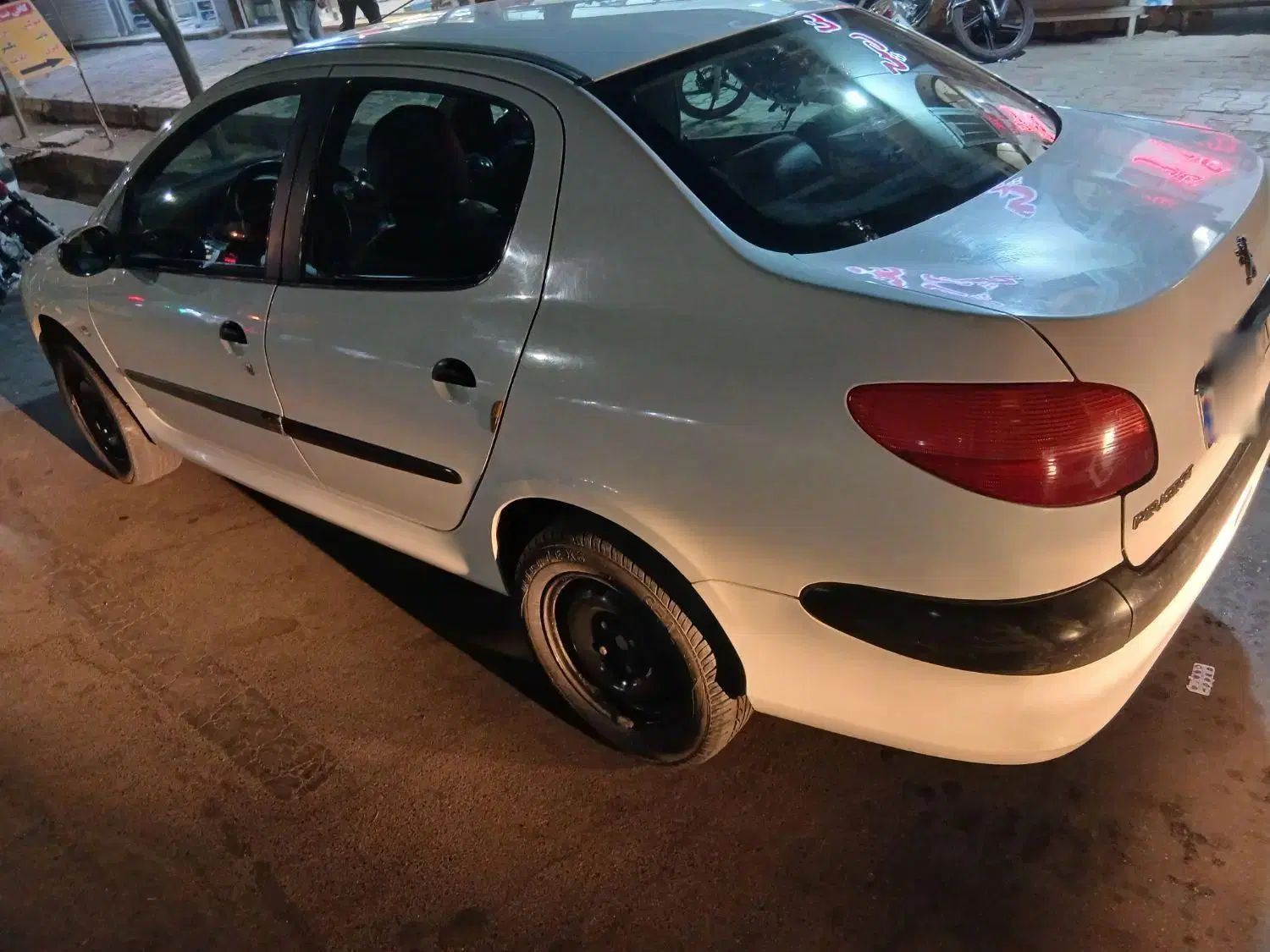 پژو ۲۰۶ صندوق دار v8 - 1390