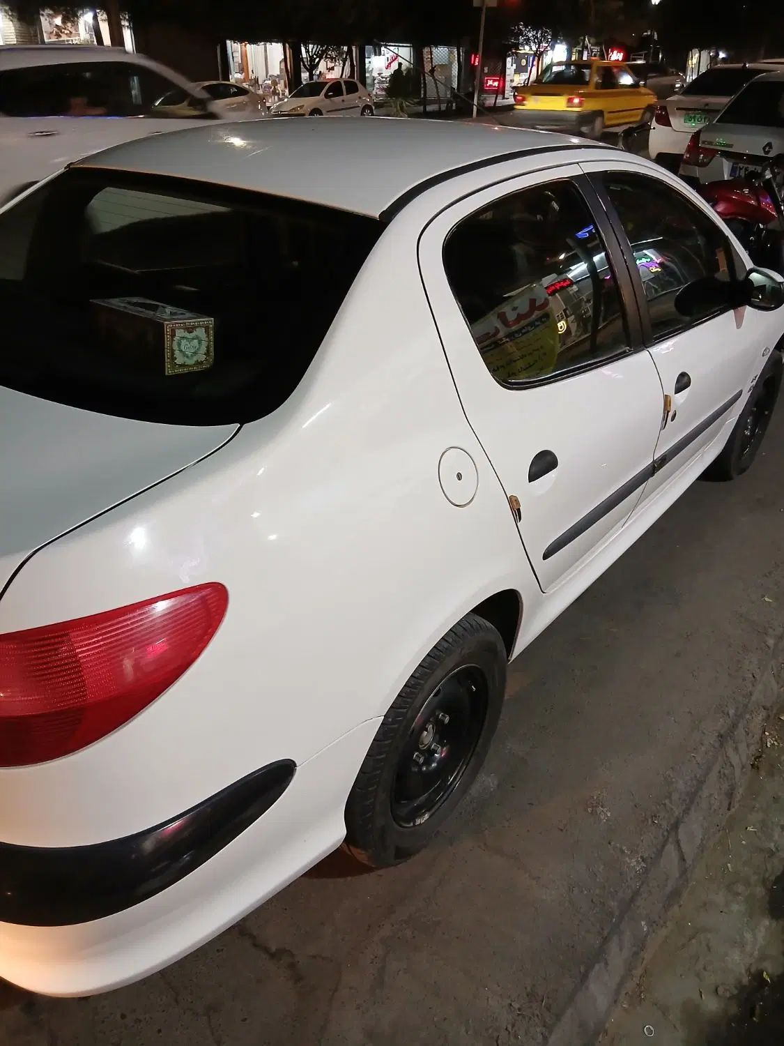 پژو ۲۰۶ صندوق دار v8 - 1390