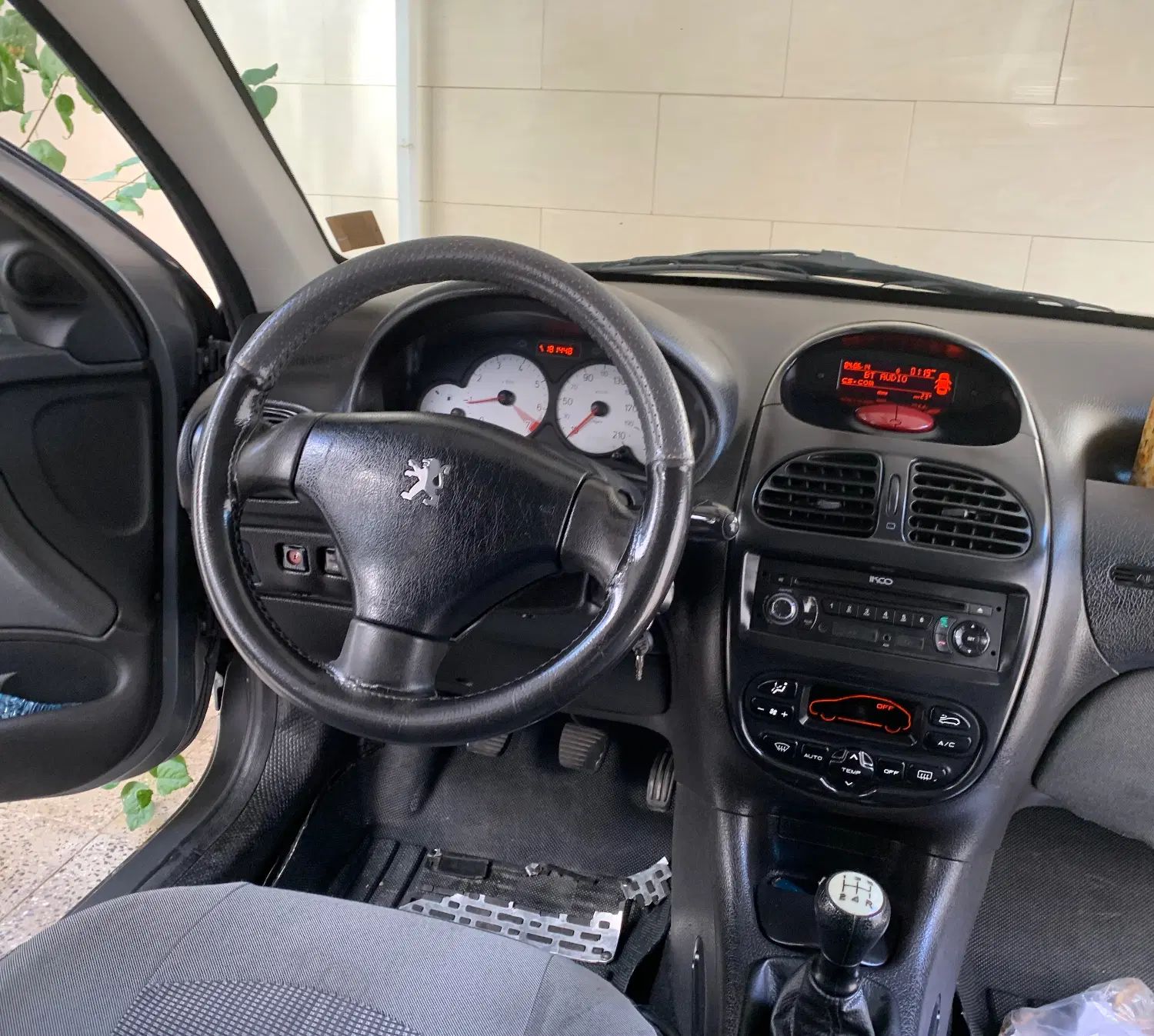 پژو ۲۰۶ صندوق دار v8 - 1394