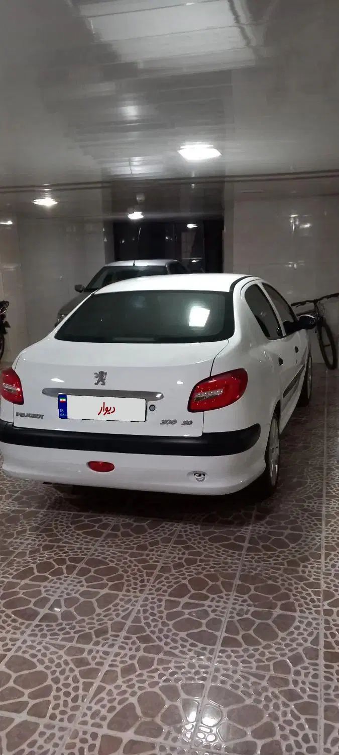 پژو ۲۰۶ صندوق دار v8 - 1390