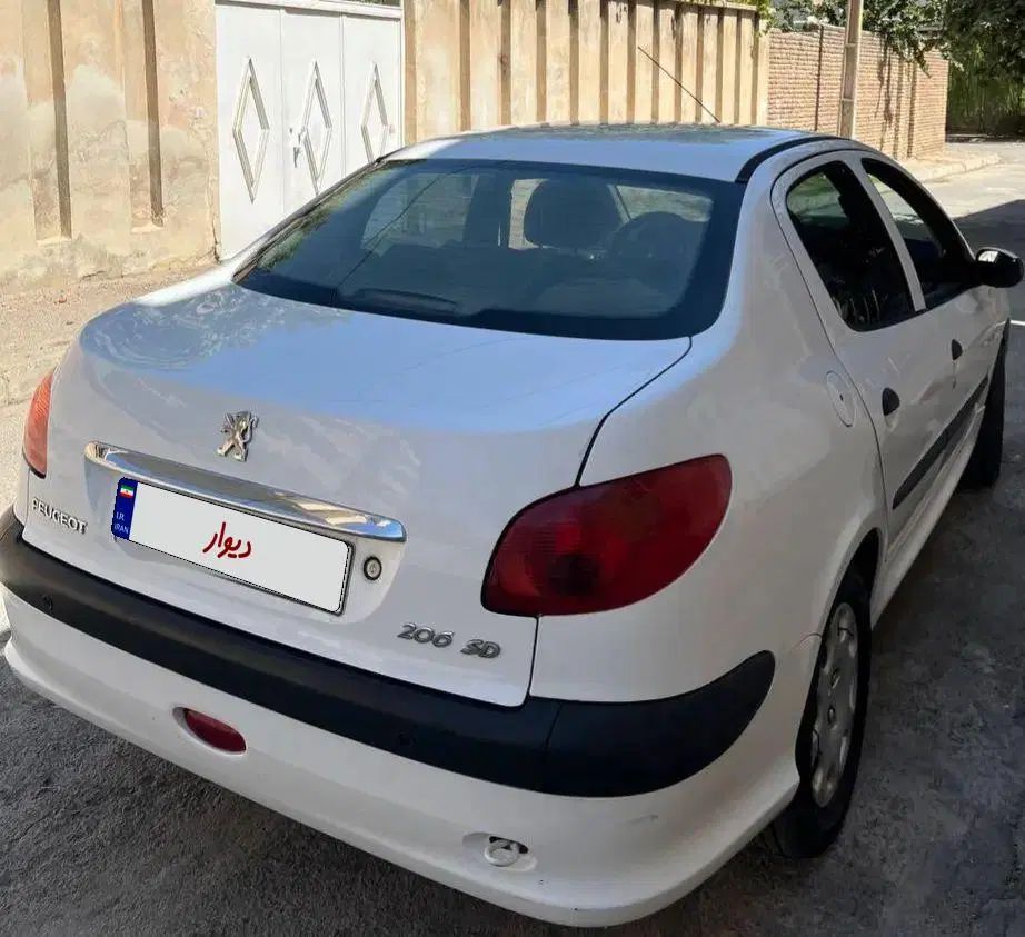 پژو ۲۰۶ صندوق دار v8 - 1395