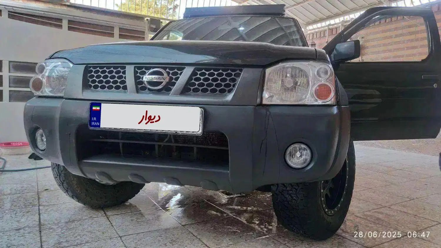 نیسان رونیز دنده‌ای - 1384