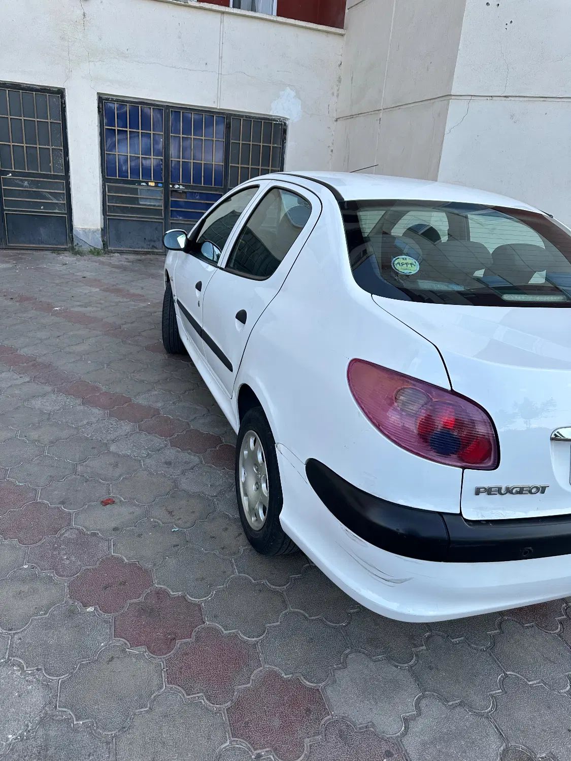 پژو ۲۰۶ صندوق دار v8 - 1398