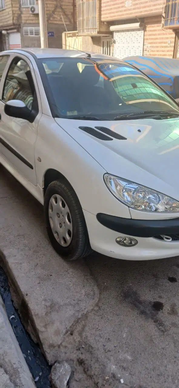 پژو ۲۰۶ صندوق دار v8 - 1396