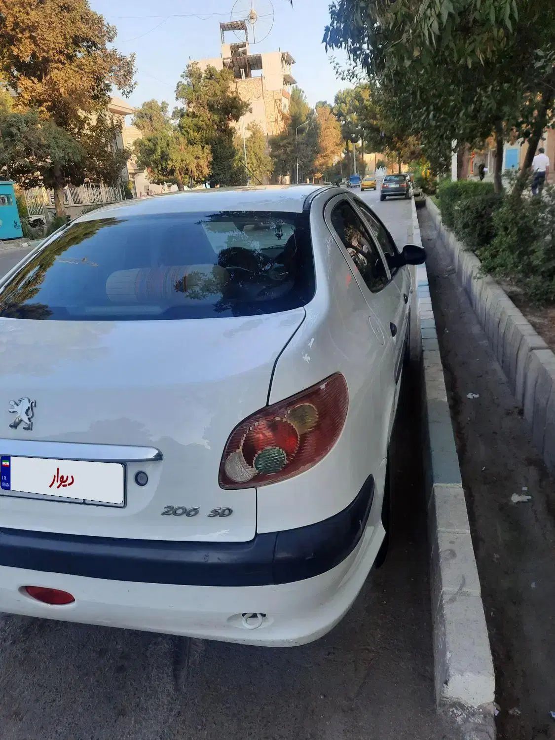 پژو ۲۰۶ صندوق دار v8 - 1389