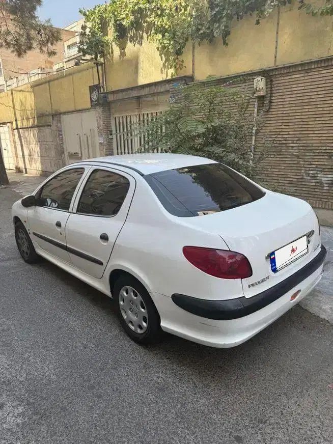 پژو ۲۰۶ صندوق دار v8 - 1390