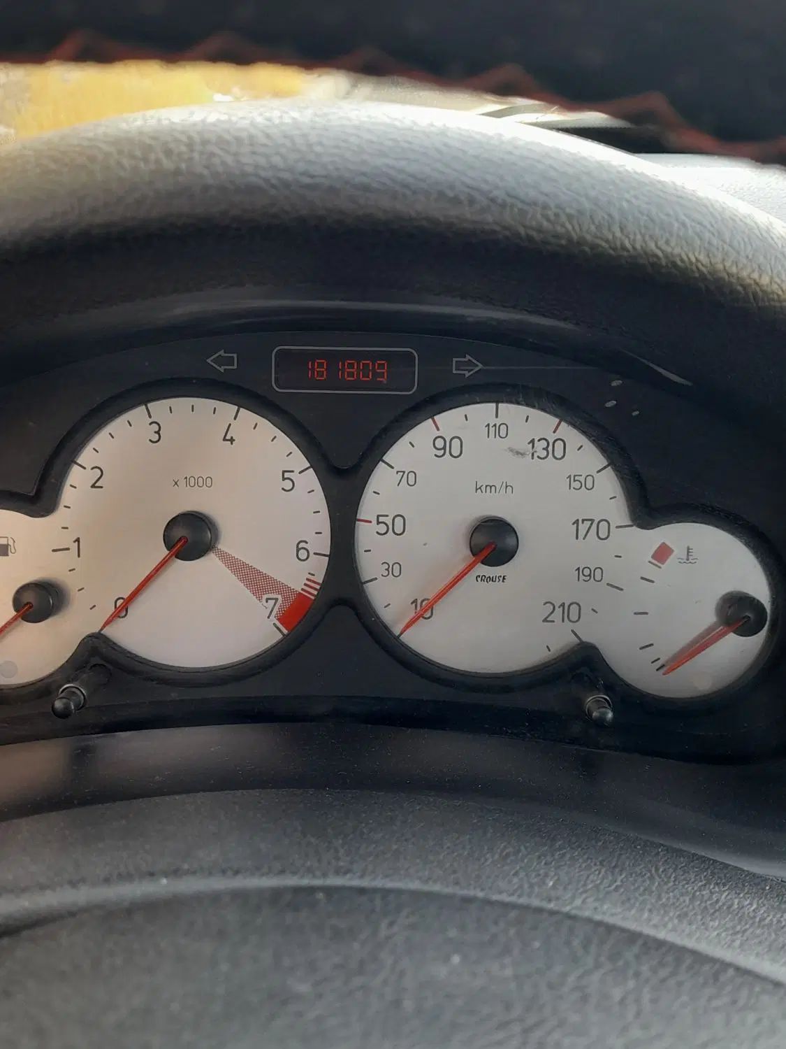 پژو ۲۰۶ صندوق دار v8 - 1394