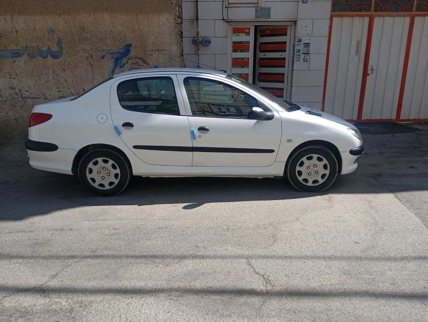 پژو ۲۰۶ صندوق دار v8 - 1392