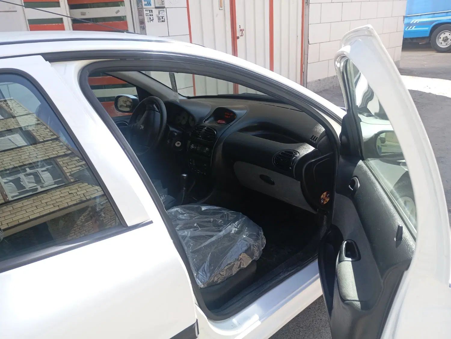پژو ۲۰۶ صندوق دار v8 - 1392