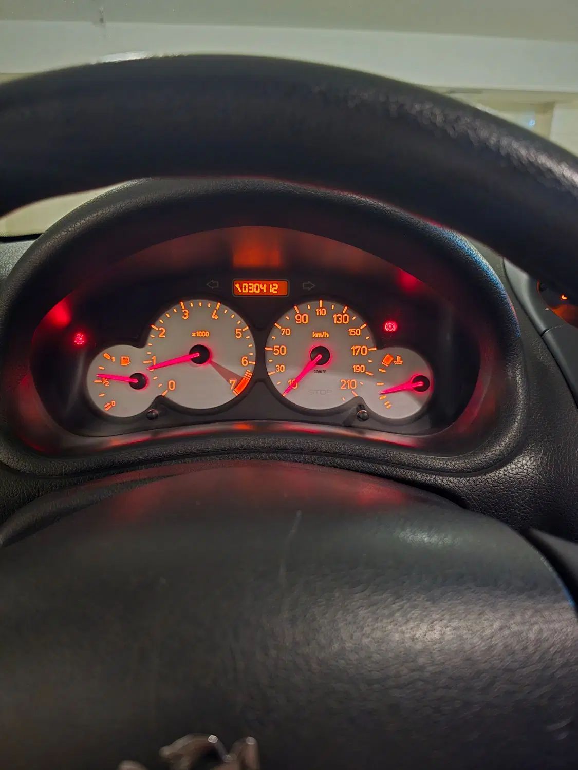 پژو ۲۰۶ صندوق دار v8 - 1399