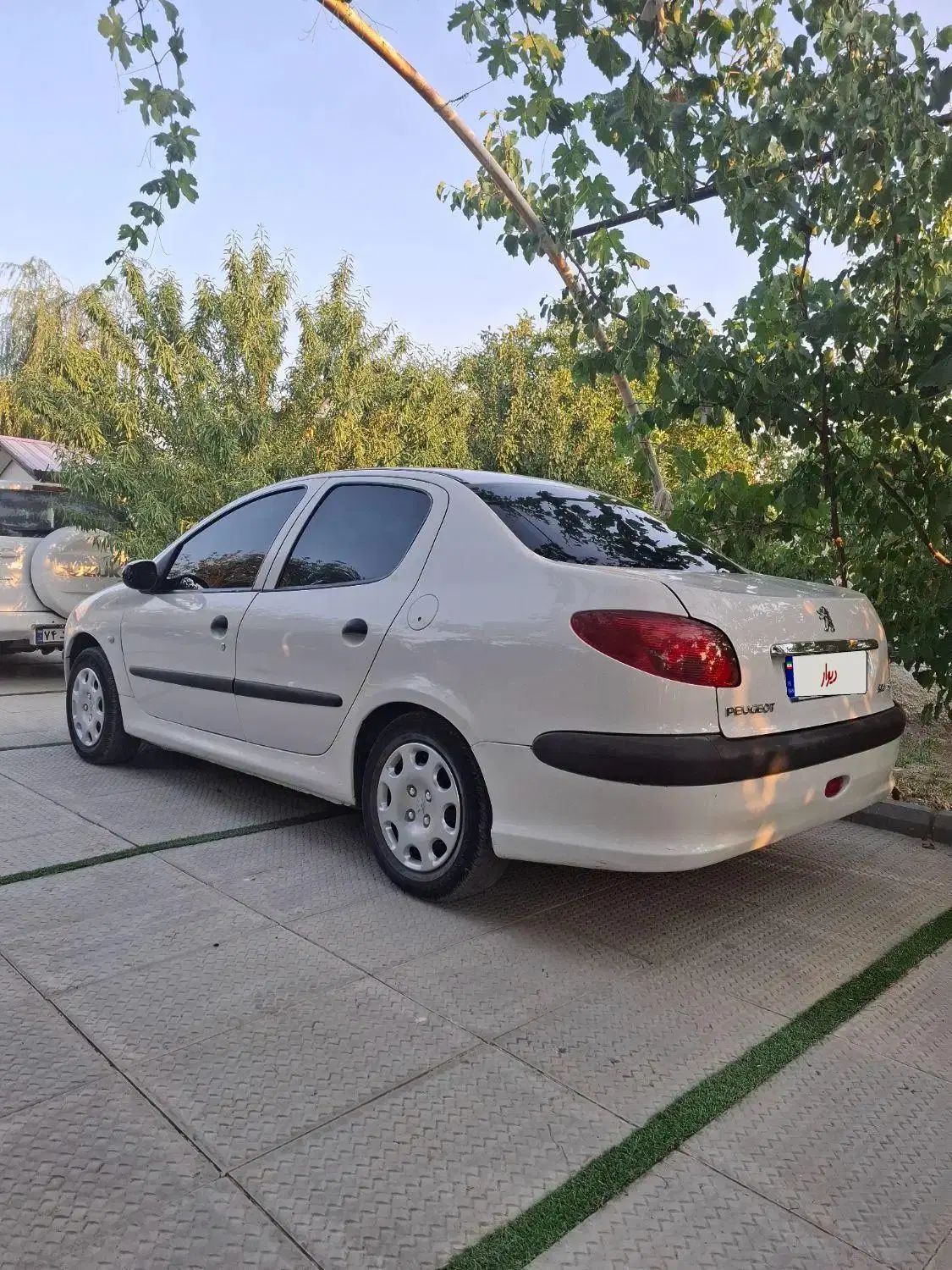پژو ۲۰۶ صندوق دار v10 - 1388
