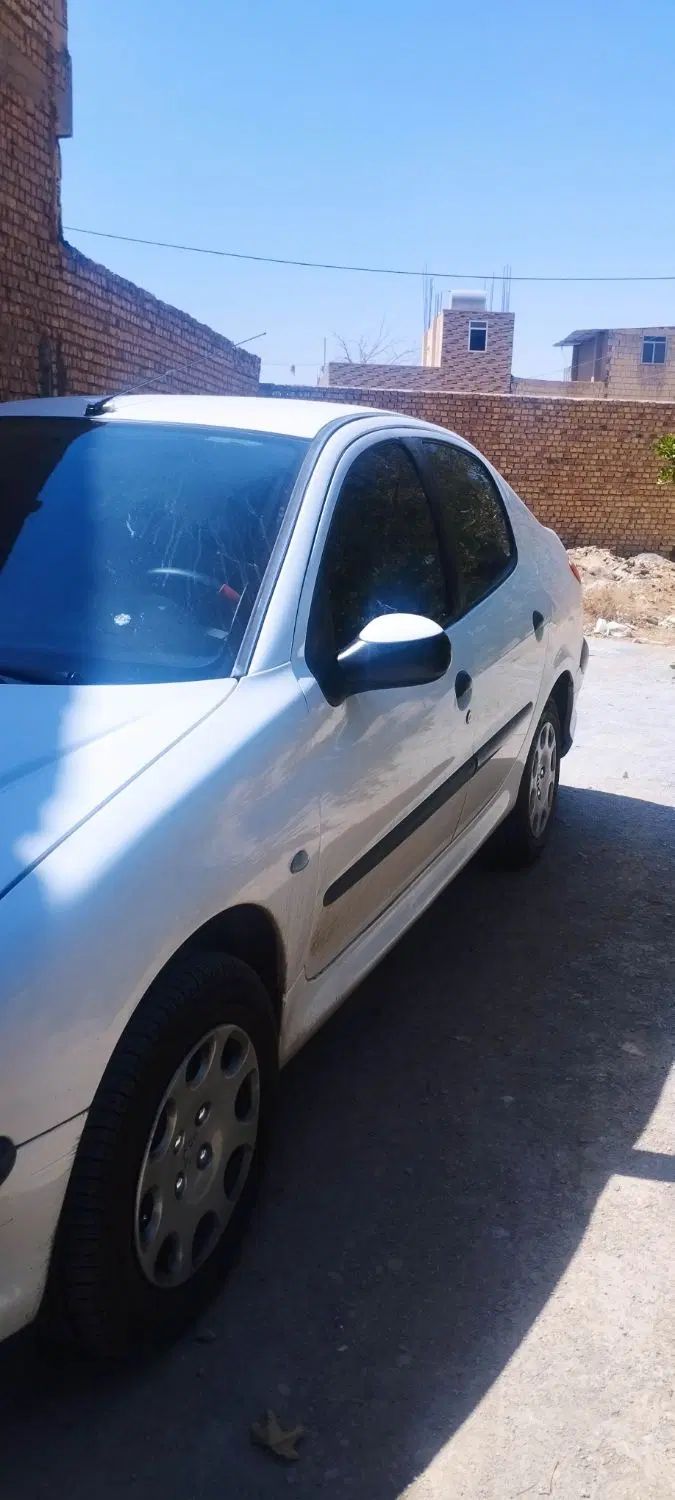 پژو ۲۰۶ صندوق دار v8 - 1389