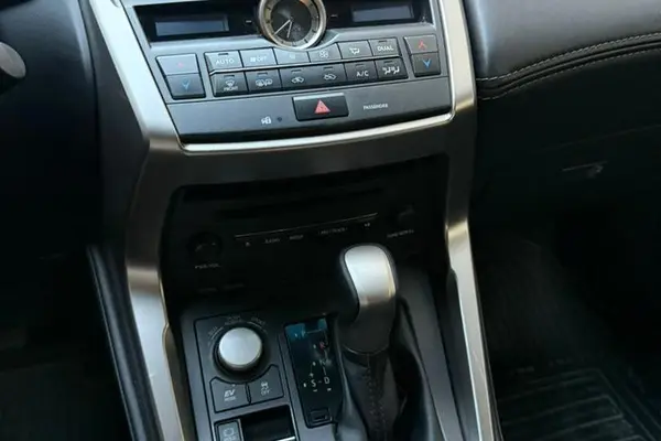 لکسوس NX هیبرید 300H - 2015