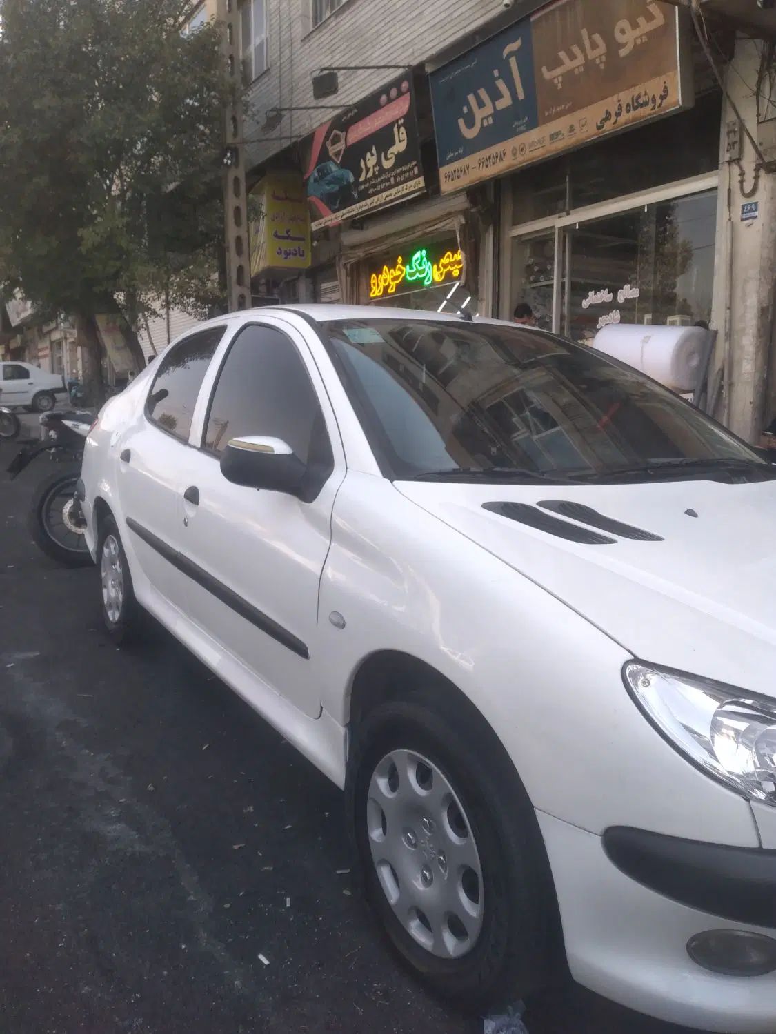 پژو ۲۰۶ صندوق دار v8 - 1393