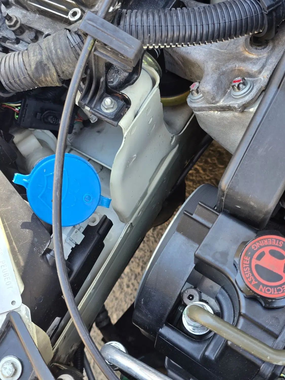پژو ۲۰۶ صندوق دار v8 - 1390